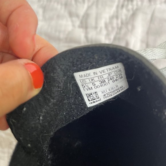 Samba Classic Shoes - Picture 4 of 4